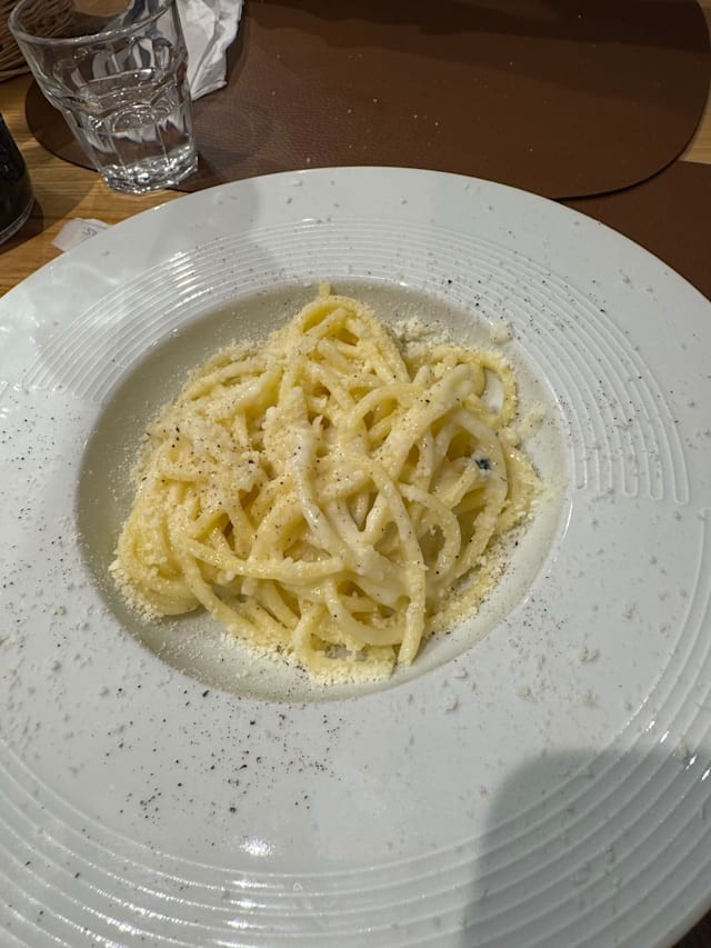 Nuova apertura In Via Trento!I Da Romantica  Cena romana per 1 Primo, secondo, dolce acqua coperto e calice di prosecco! Un'angolo di Roma a Genova!