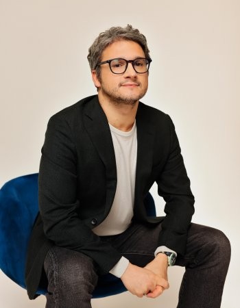 In data 28 Febbraio   ore 21.00  presso Teatro Stradanuova "Terapia al contrario" di Luca Mazzucchelli!