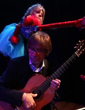 In data 26 Dicembre  ore 21.00  presso Teatro Stradanuova "Rattoppe'" recital tra canto e ventriloquia! Spettacolo divertente e poetico che saprà incantare adulti e bambini!