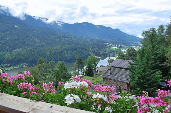 Prepara le valigie destinazione:  Montagna! Solo 785 Euro per  Speciale soggiorno di 7 notti x 2 persone in camera standard in mezza pensione presso il Maso La Vecchia Quercia!