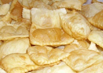 Offerta imbattibile!  Per un menu x 2 persone con formula All You Can Eat  di Focaccette al formaggio e focaccette dolci con acqua e coperto incluso!! Dalla Trattoria da Egidio nella incantevole cornice della Ruta di Camogli!
