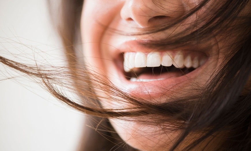  Visita con check up gengivale + ablazione tartaro + smacchiamento con microsfere al carbonato di calcio + Sbiancamento professionale con lampada LED  in via Cantore. Ritrova il tuo sorriso naturale!