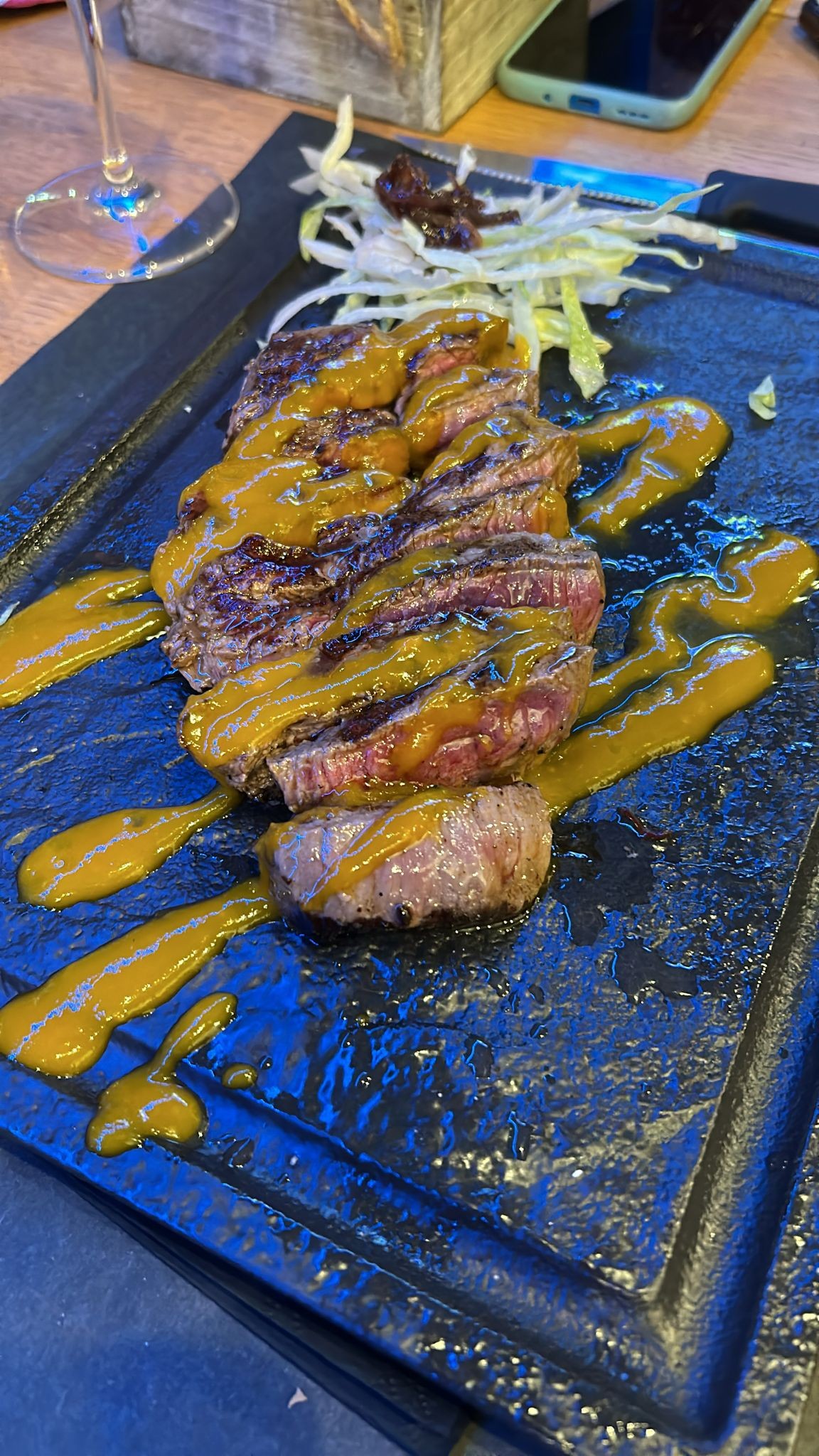  A Marassi Da Over Restaurant! Menu' per 2 persone: Primo, secondo, dolce, acqua, mezzo litro di vino della casa, coperto e caffè!