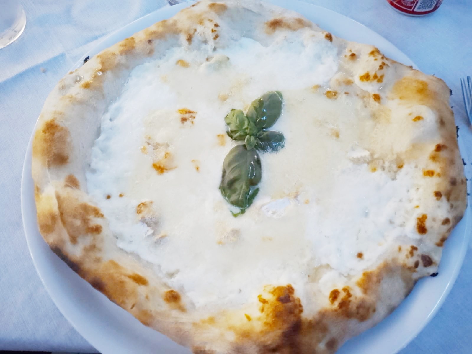 Novita'!  Menu per due persone con aperitivo per 2 con stuzzichini, 2 pizze a scelta 2 bevande o birra in bottiglia o calice di vino, 2 dolci, coperto e caffè dal Ristorante Gusto' ad Arenzano!