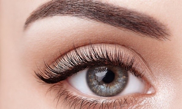 Nuova validità ! nel cuore di Albaro! Laminazione e botox ciglia e tintura per ciglia più lunghe, nere e il doppio più spesse!