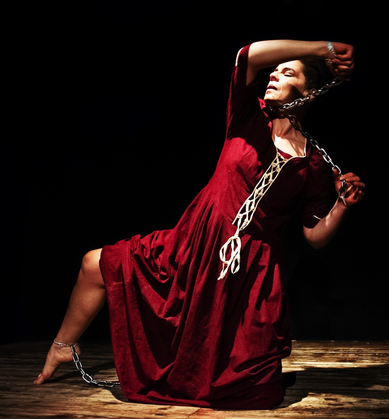 Splendido regalo! Al Teatro Garage  in data Sabato 8 Novembre  ore 21 Malleus Maleficarum il martello delle streghe di e con Morena Rastelli Splendido regalo! Al Teatro Garage  in data Sabato 8 Novembre  ore 21 Malleus Maleficarum il martello delle streghe di e con Morena Rastelli