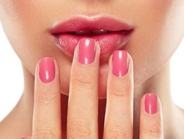 Nuova validità!! Limatura unghie, sistemazione cuticole e applicazione semipermanente nella centralissima Via San Vincenzo da Beauty Land! Rimozione inclusa!