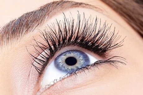 Laminazione ciglia con tintura o laminazione sopracciglia nella centralissima Via San lorenzo da Estetica San lorenzo!