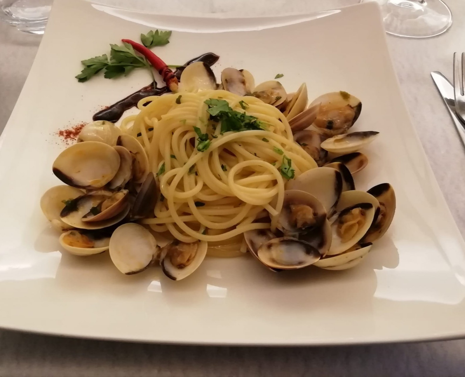 Nuova validità! Menu per due persone con antipasto  primo, secondo, dolce del giorno,  acqua, calice di vino, coperto e caffè per 2 persone al Ristorante Gusto' ad Arenzano!