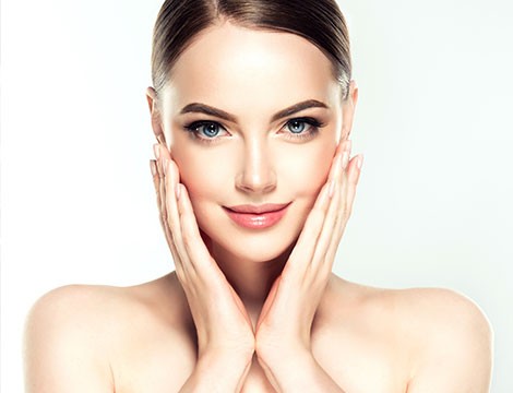 Splendida idea regalo! Pulizia viso completa con definizione sopracciglia ed epilazione labbro superiore nel centro estetico Marigold in via Corsica!