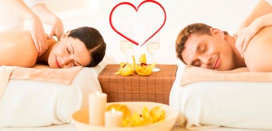 Regala o regalati un massaggio rilassante di coppia da 45 minuti con tisana finale o un massaggio a 4 mani. Per vivere insieme un'esperienza unica di benessere fisico e mentale!! Condividilo con il tuo partner o con chi desideri