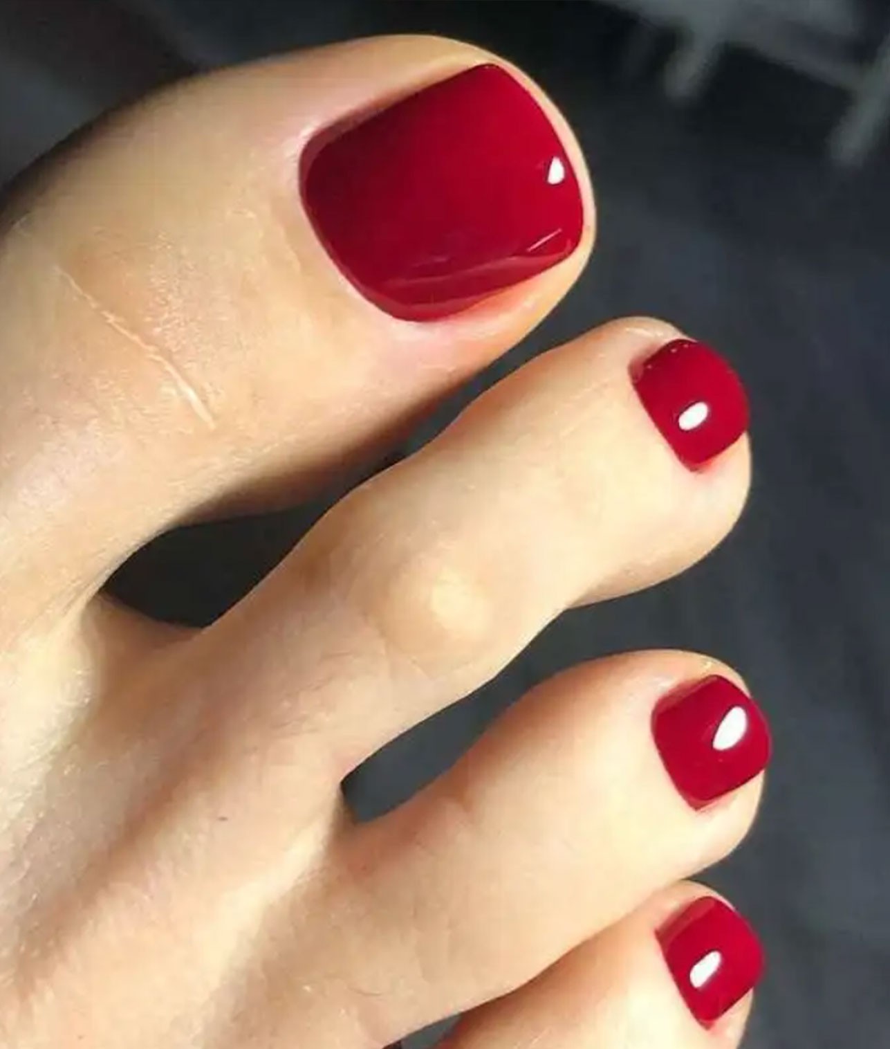  In via Cornigliano!  Pedicure profonda con smalto normale da Studio 92! Dedicato a voi!