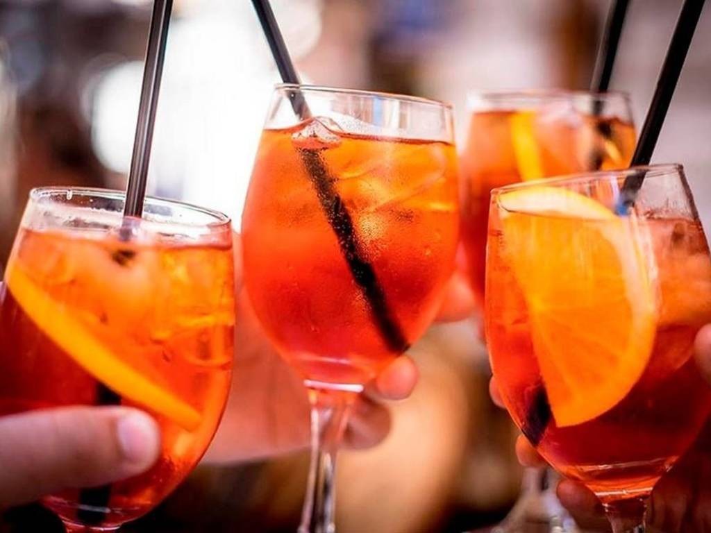 A Nervi! In Passeggiata Anita Garibaldi! Da Terrazza Paradiso! Aperitivo per 2 con deliziosi frittini liguri!