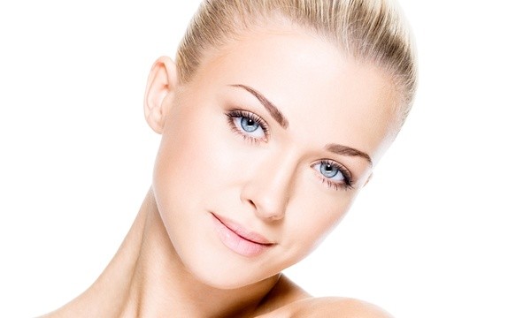 Novità! Fili liquidi! Pulizia viso +needling al viso con acido ialuronico puro e applicazione di fili liquidi + stesura siero con oro 24 carati con lampada led a soli 89,90!Il In via XX Settembre da Unique dermopigmentazione!