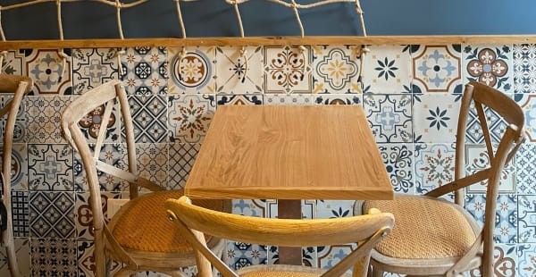  Tabarca cucina iberica  in Piazza Bandiera! menu' per 2: Tapas+Paella  (mare, terra o di verdure) 1 litro di sangria o  bottiglia di vino bianco o rosso,  acqua, torta de queso coperto incluso. 