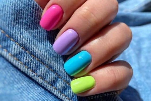  per manicure con applicazione semipermanente Dall'Estetica San lorenzo! Rimozione inclusa!