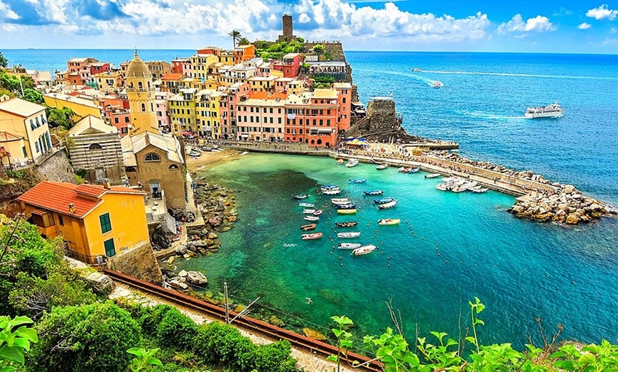 Scopri La nostra meravigliosa Liguria!  3 giorni e 2 notti Pernottamento x 2 persone in camera doppia classic o matrimoniale  in mezza pensione all'Hotel Ristorante la Veranda a Tavarone!